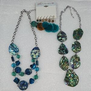 Elegant Blue and Green Shell Necklace Set